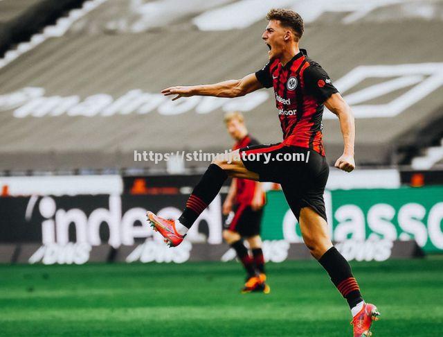 沙尔克主场大胜法兰克福，取得三分