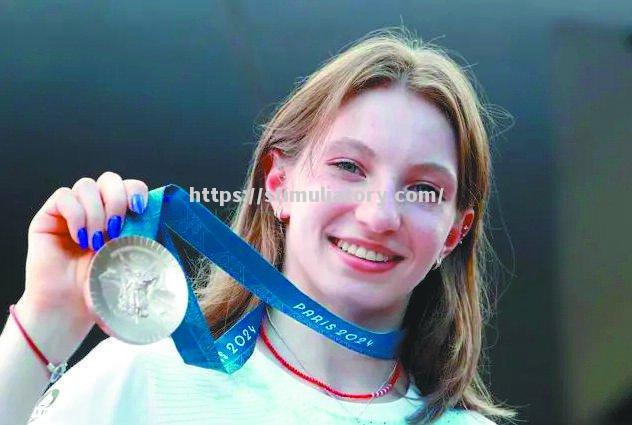 意大利体操选手表现抢眼，登上领奖台