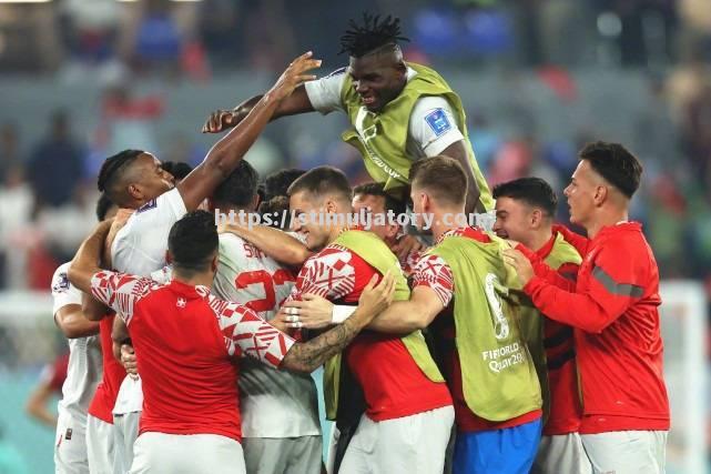 加纳足球队战胜对手夺得胜利 加纳足球队战胜对手夺得胜利