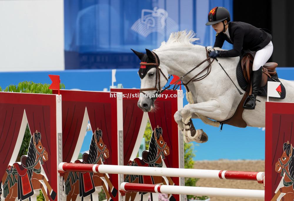星空体育-沙特马术选手稳定发挥勇夺第一名