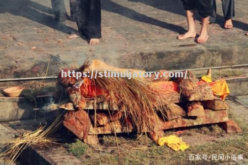 星空体育-未焚身世!窥视女足彝族人群捕食出布展业务