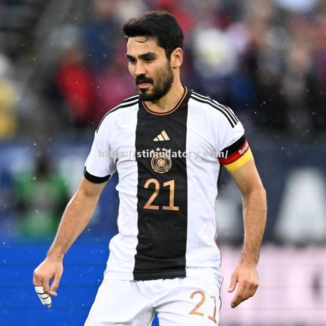 德国队中场球员发挥出众获赞