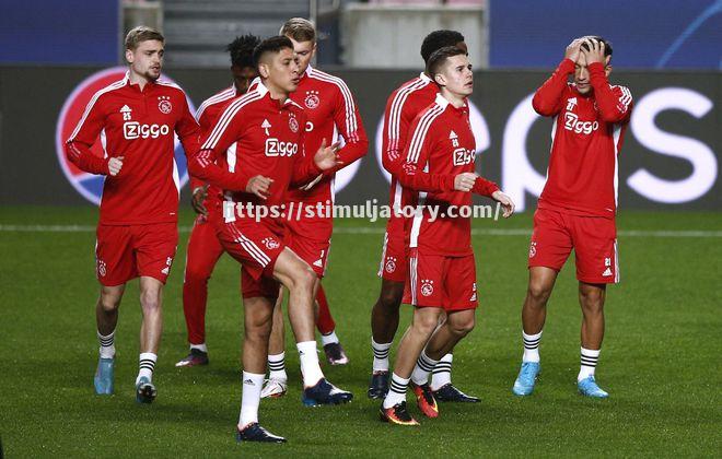 星空体育-巴塞罗那横扫阿贾克斯，轻松晋级