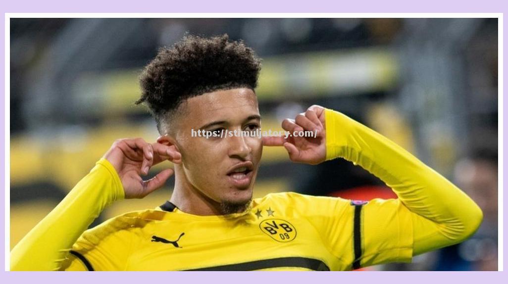 星空体育-曼联球员私生活曝光，引发队内纷争