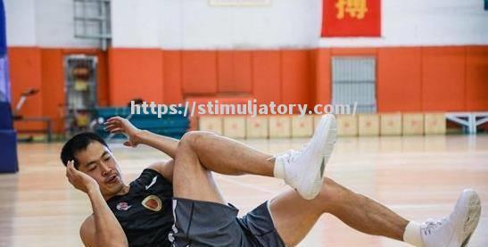 星空体育-比赛前热身环节,队员状态神勇