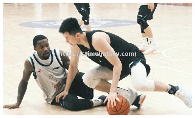 比赛前热身环节,队员状态神勇 比赛前热身环节,队员状态神勇