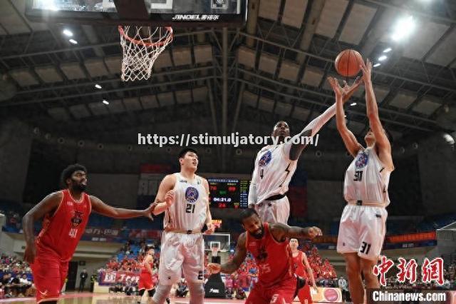 星空体育-专业篮球联赛赛季中的重磅新闻揭晓