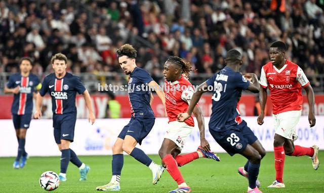 兰斯主场平局,难掩失落之情 兰斯主场平局,难掩失落之情