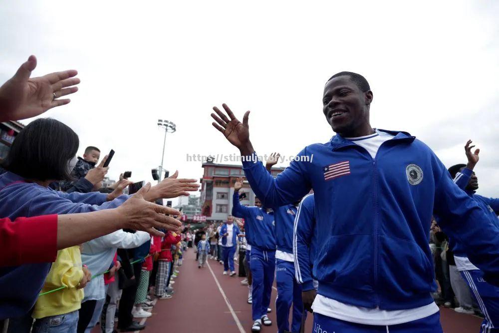 星空体育-非洲球队踢出惊喜，成功摘得胜利