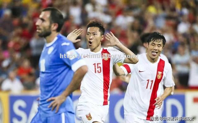 亚洲足球比赛中频频出现的意外情节引人关注 亚洲足球比赛中频频出现的意外情节引人关注