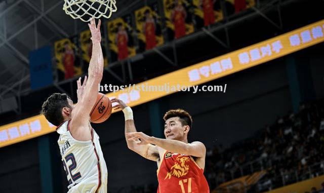 双外援联手发威,球队豪取四连胜 双外援联手发威,球队豪取四连胜