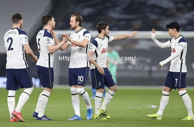 星空体育-那不勒斯攻击火力爆发,冲击榜首势不可挡