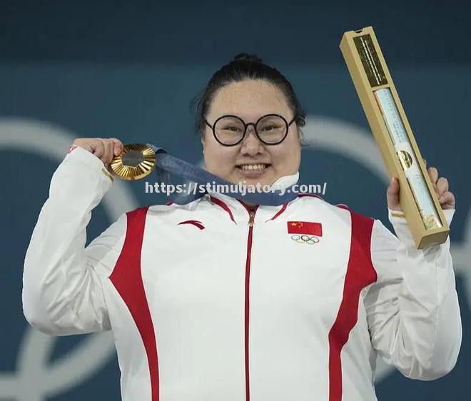 意大利新秀勇夺奖牌，开心大笑