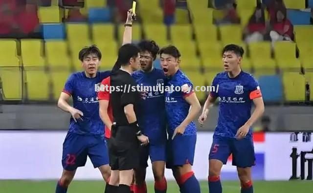 区足球俱乐部争夺冠军的困境反映了什么? 区足球俱乐部争夺冠军的困境反映了什么?