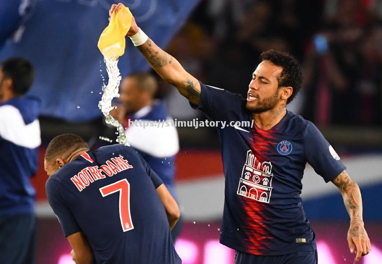 巴黎圣日耳曼客场险胜特鲁瓦升至榜首