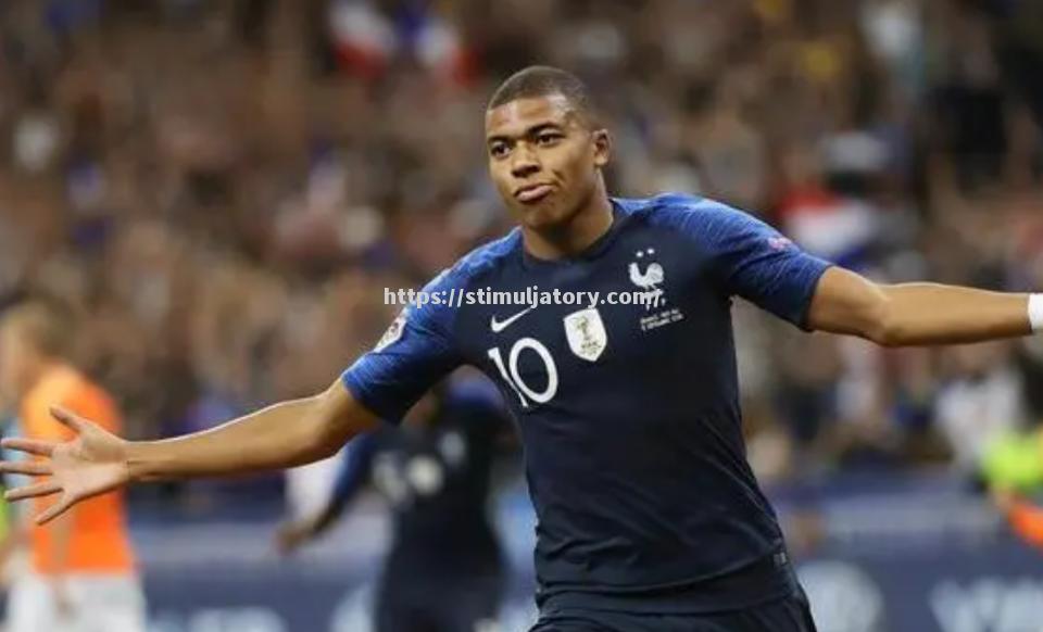 法国队在欧洲锦标联赛中夺冠呼声高涨