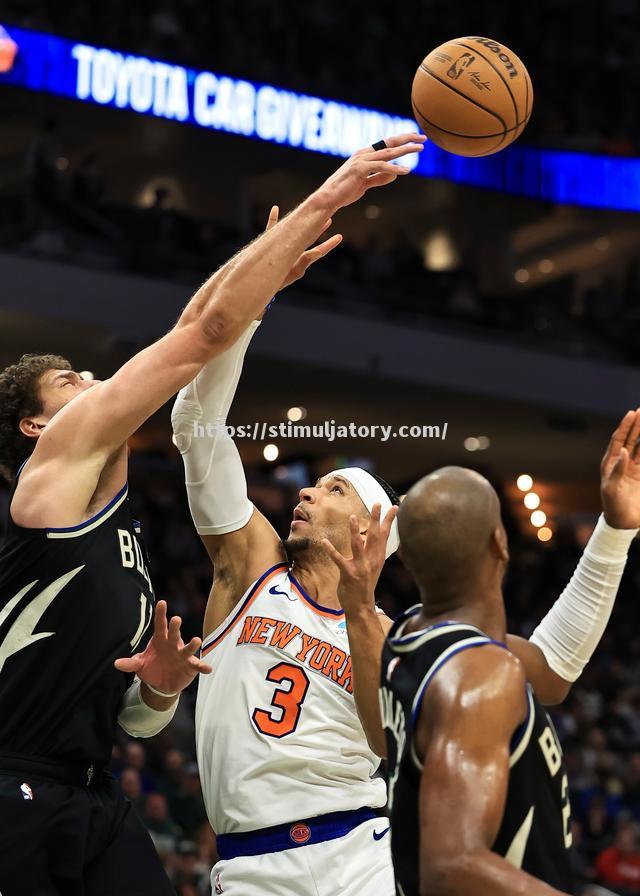 尼克斯大胜雄鹿,打破颓势 尼克斯大胜雄鹿,打破颓势