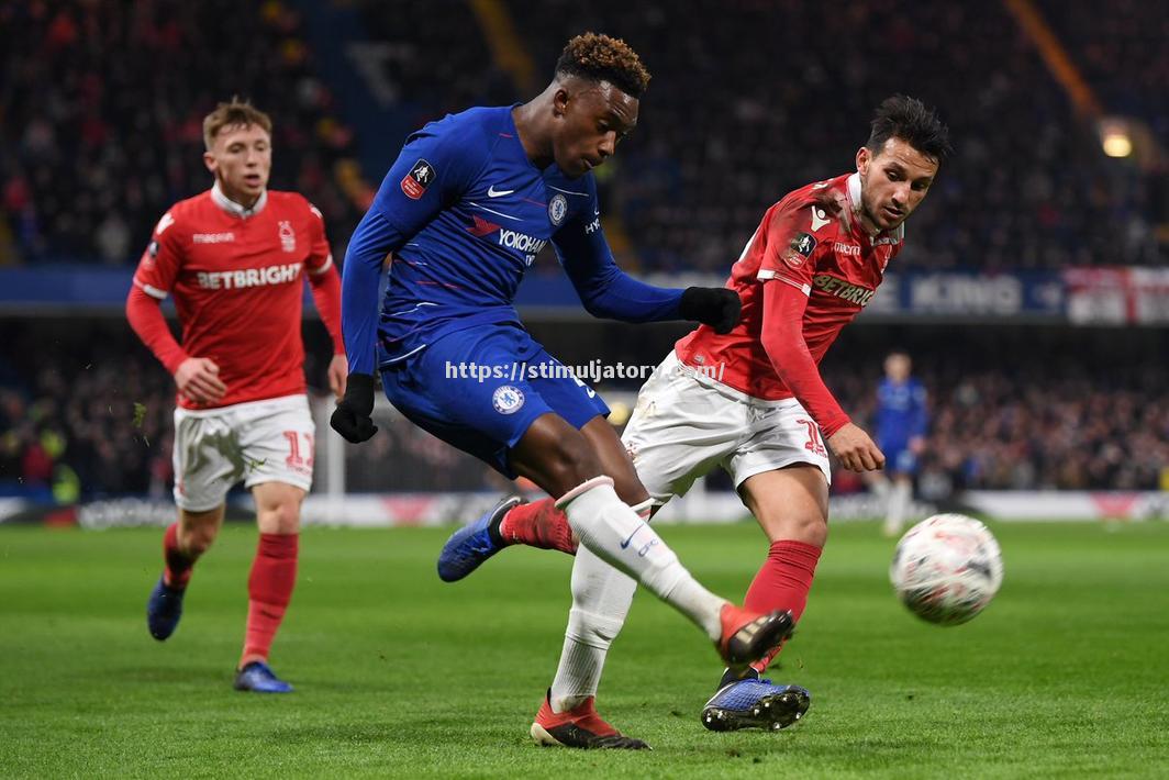 星空体育-切尔西中场精准传球，帮助球队逆转