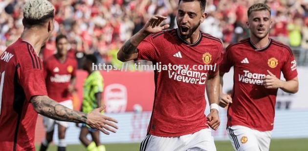 曼联队在最近的比赛中遇到了困境