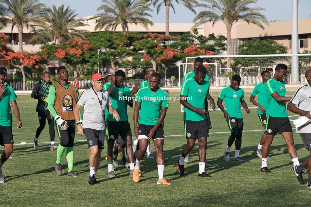 阿尔及利亚女足士气正旺,备战激烈训练 阿尔及利亚女足士气正旺,备战激烈训练