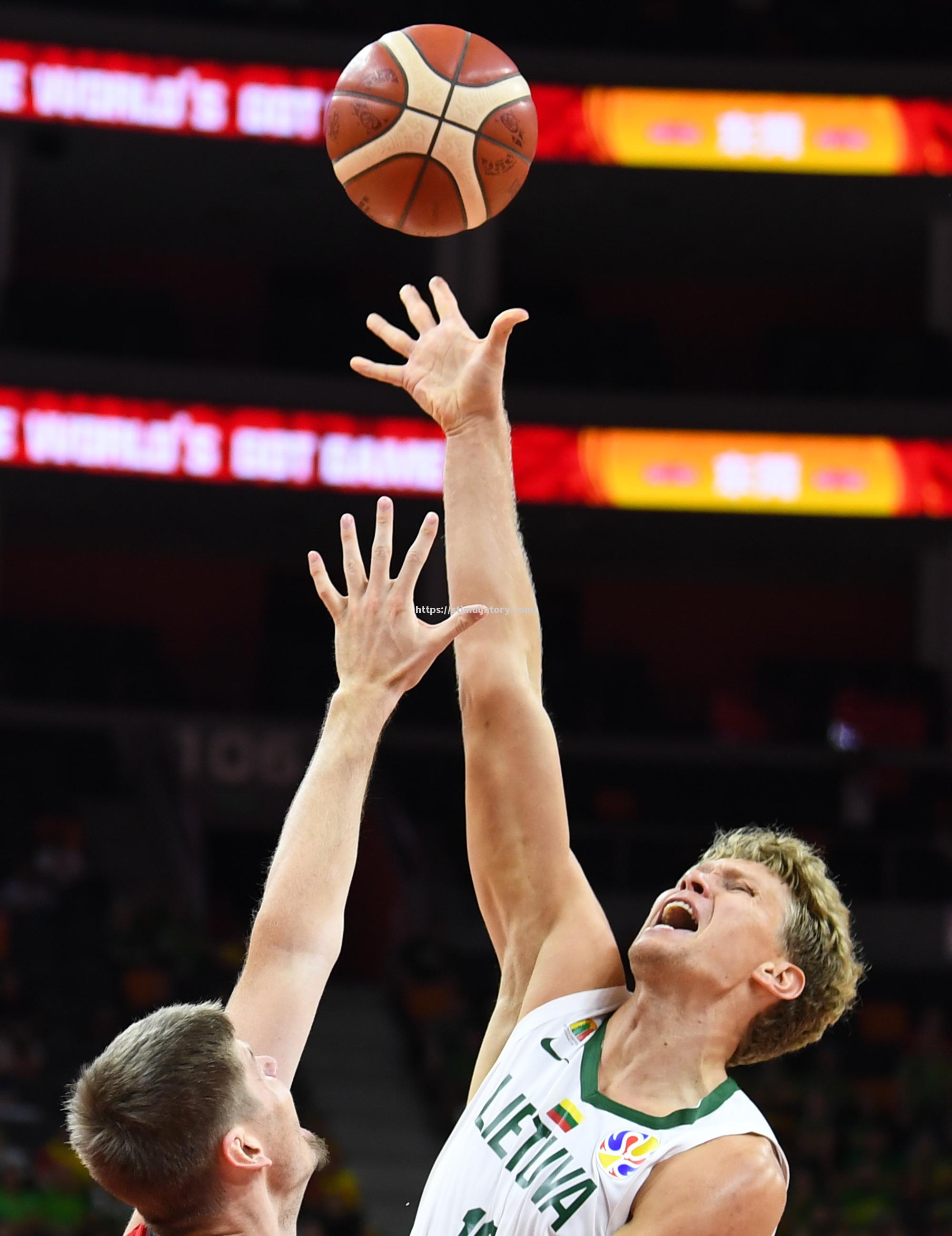 星空体育-加拿大代表队披荆斩棘,夺得头名