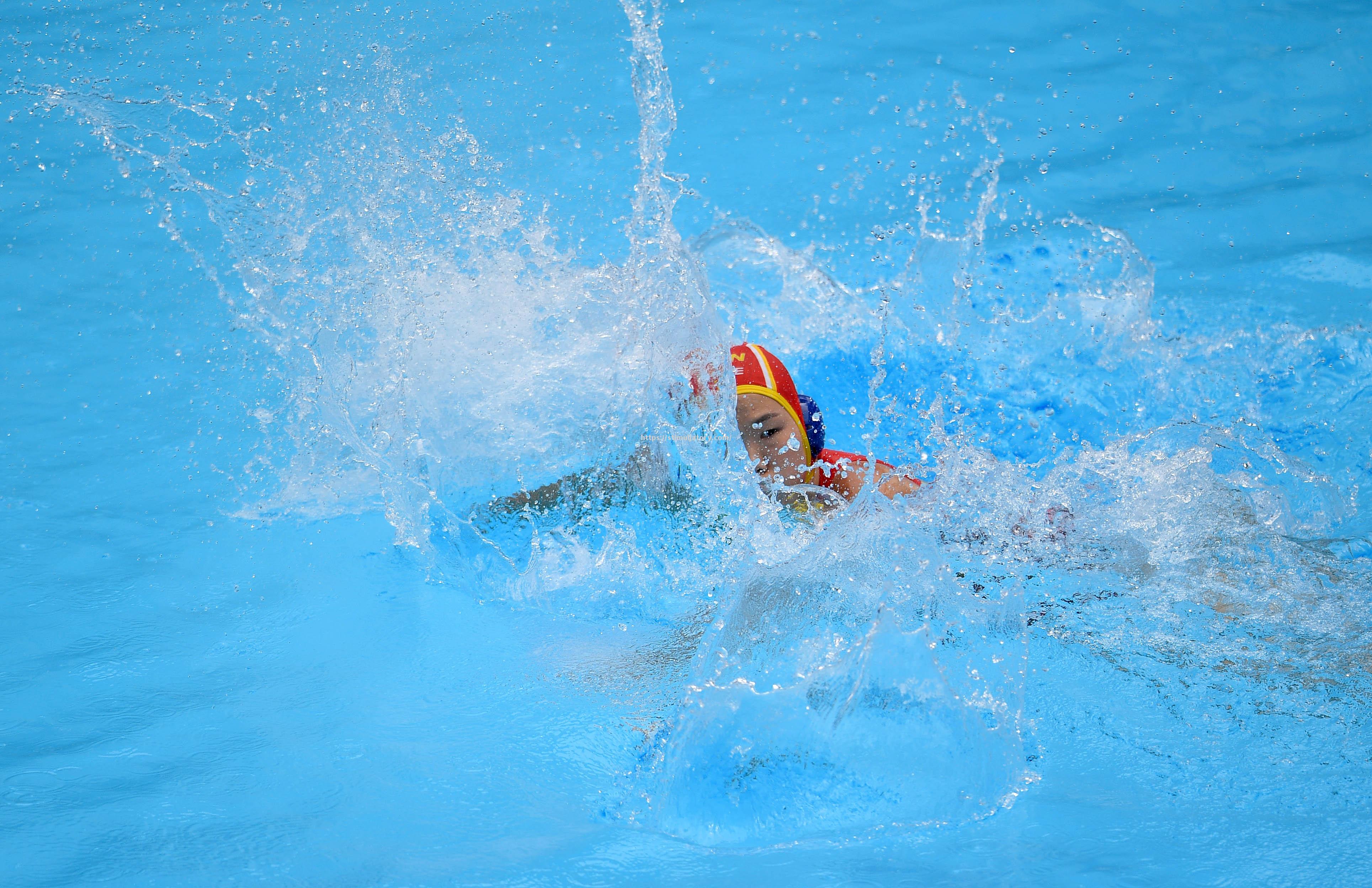 加拿大代表队披荆斩棘，夺得头名