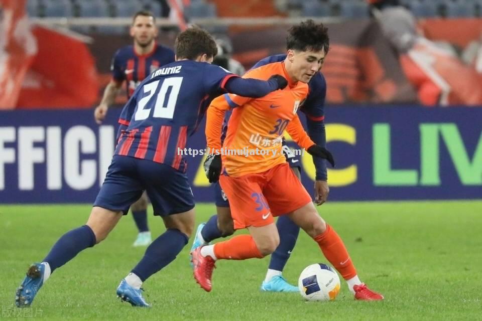 星空体育-中超双雄均遭绝平,争霸格局愈发紧张激烈