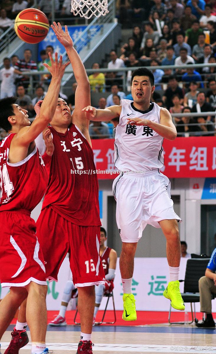 星空体育-球场上的较量引发全球瞩目，篮球梦想继续
