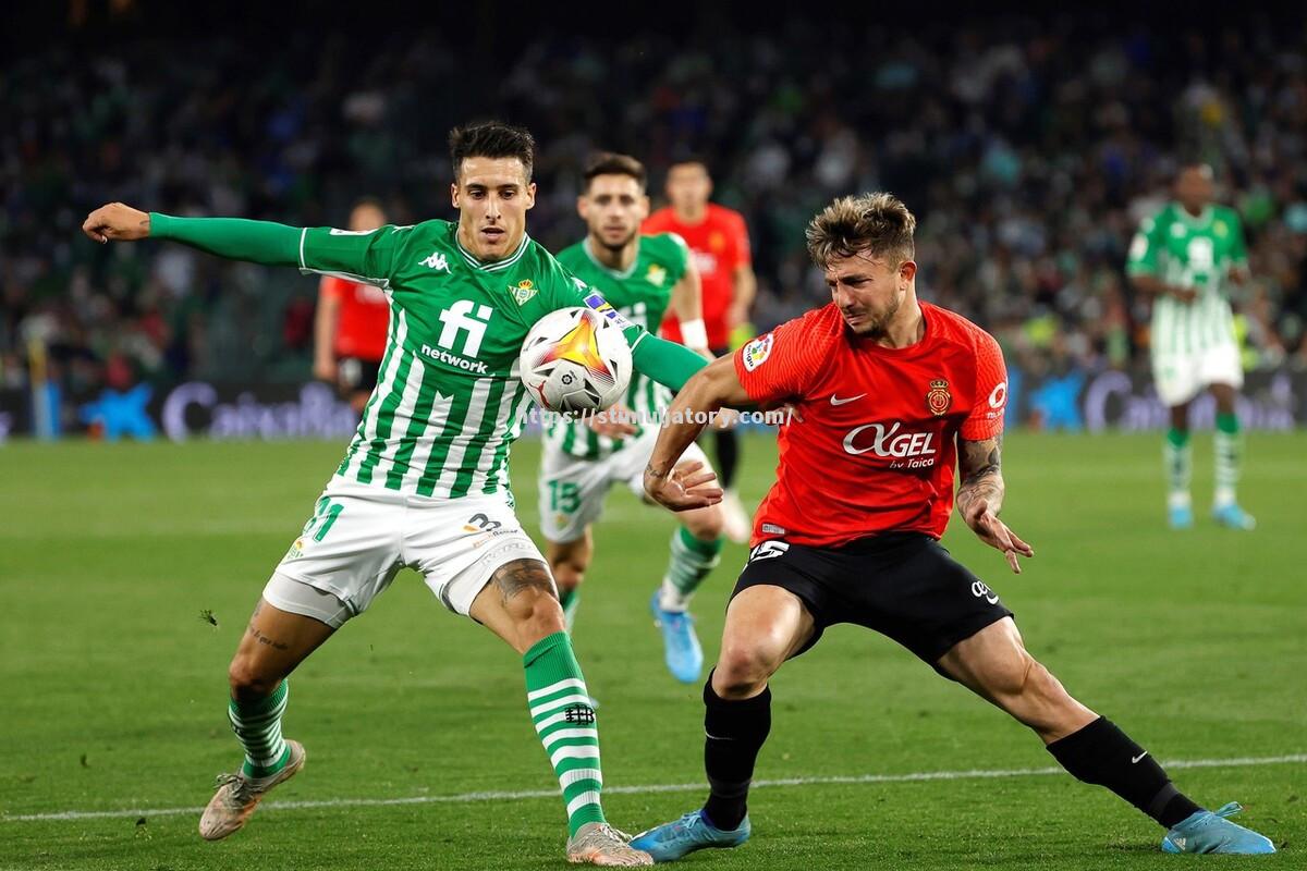 泰国球队在亚洲足坛取得辉煌成绩，备受瞩目