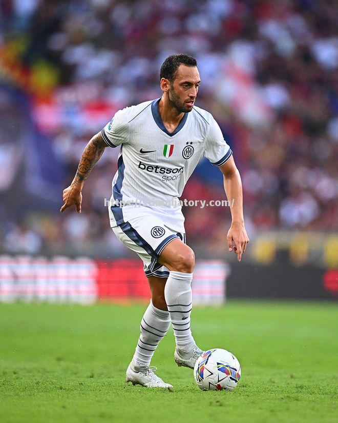 星空体育-热那亚客场绝杀,取得关键胜利