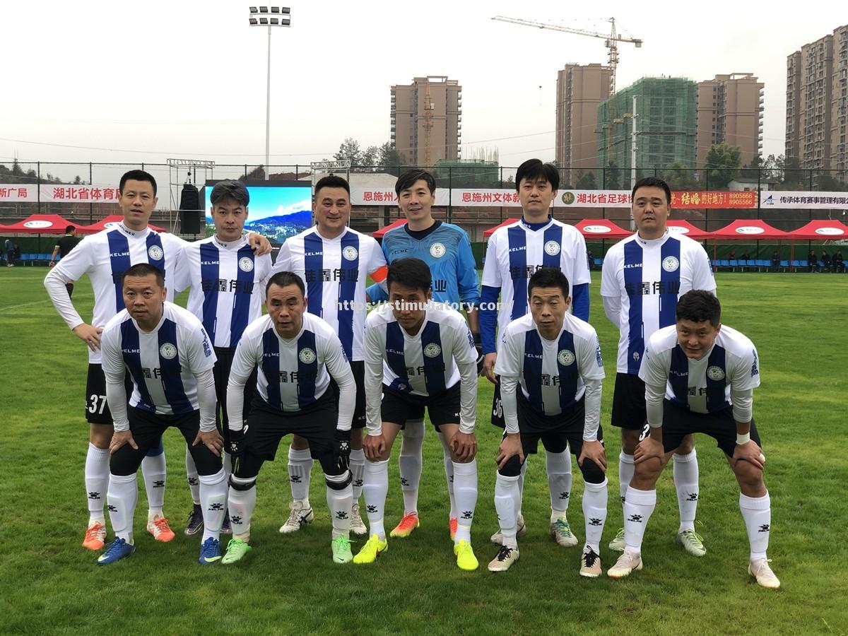 国内足球强队积极备战,决战在即 国内足球强队积极备战,决战在即