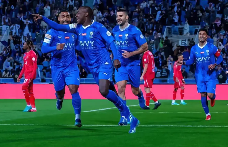 星空体育-皇马客场轻松取胜,全面领跑小组