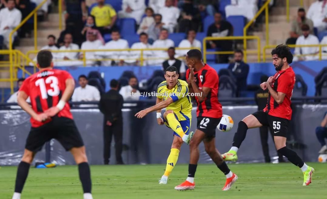 已胜利,球员庆祝球场上赛后 已胜利,球员庆祝球场上赛后