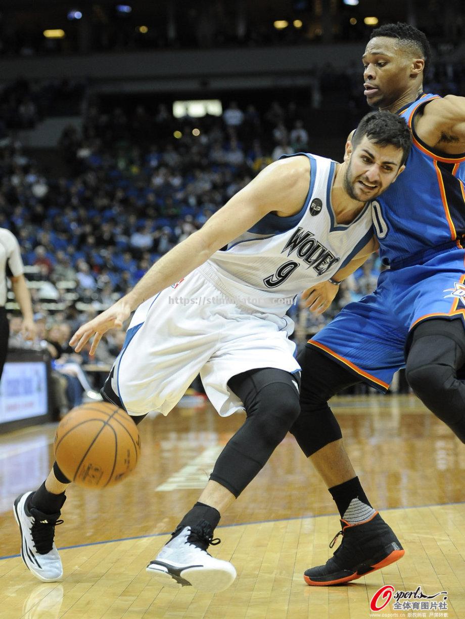 星空体育-森林狼中锋连续砍下两双全队期待更好成绩