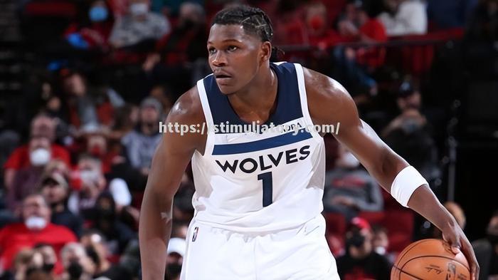 森林狼中锋连续砍下两双全队期待更好成绩