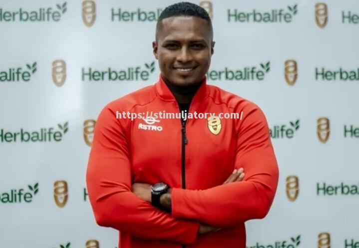 瓦伦西亚在比赛中展现出色表现,晋级 瓦伦西亚在比赛中展现出色表现,晋级