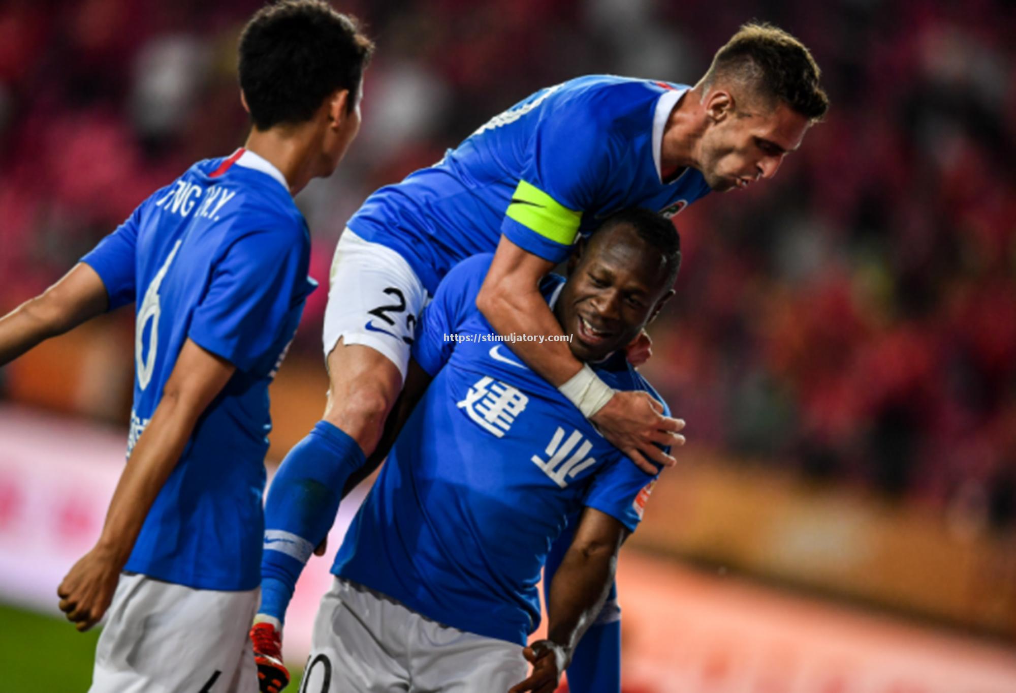 星空体育-河南建业客场遭遇失利，战绩持续下滑