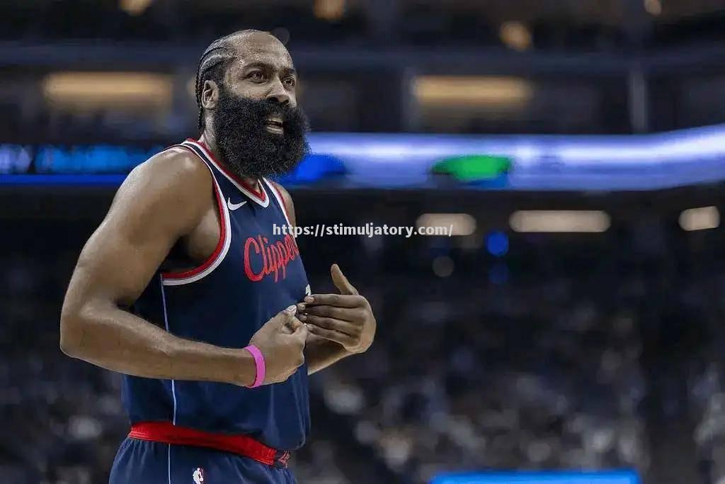 火箭主场大败遭逆转,哈登独狼难敌对方整体进攻 火箭主场大败遭逆转,哈登独狼难敌对方整体进攻