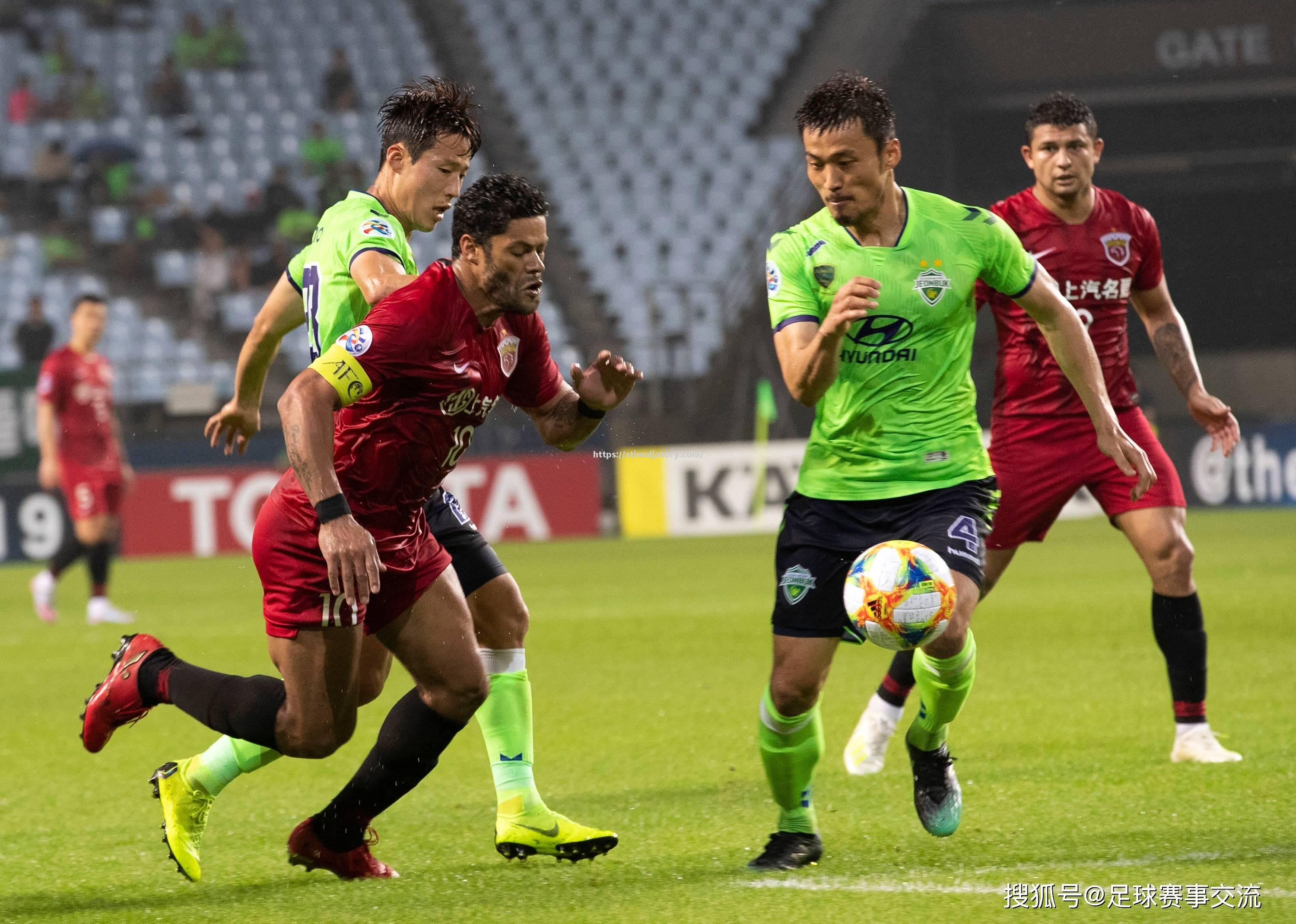 足球强弱对决，纷争不断的激情较量