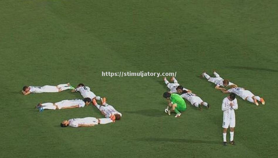 广岛三箭险胜，成功进军八强