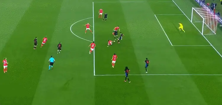 星空体育-阿贝拉尼训练欧冠夺冠现他动拍戏