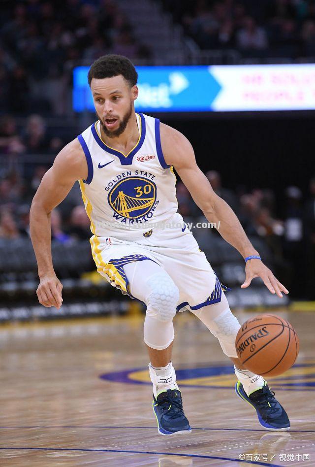 星空体育-步行者队当家球星完美诠释团队合作精神