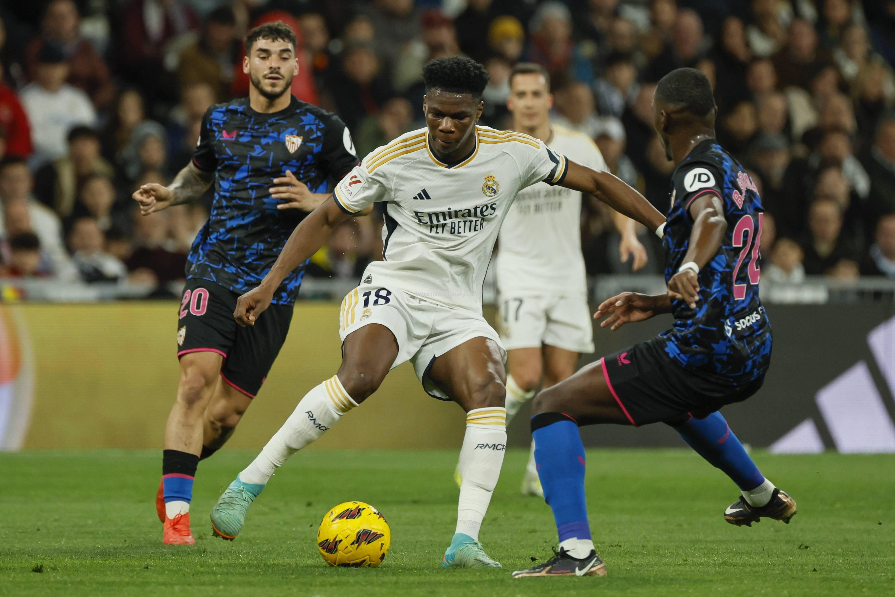 塞维利亚中场控制力强,击败对手 塞维利亚中场控制力强,击败对手