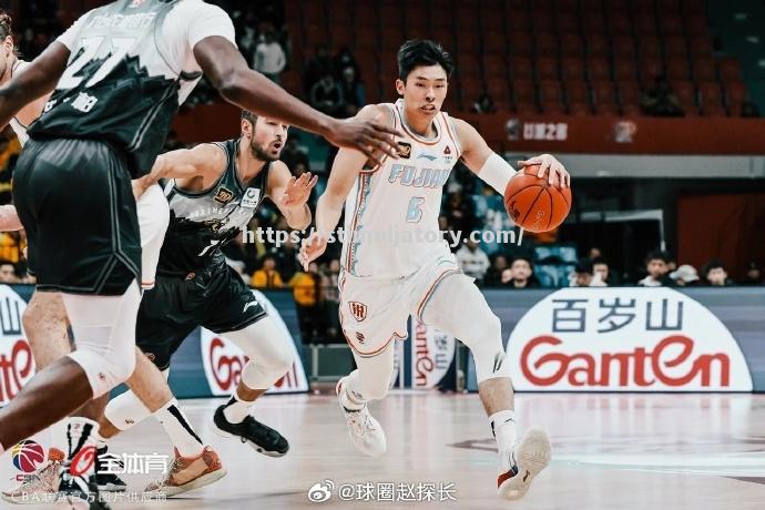 福建队逆袭登顶,发挥出色稳居不败之地 福建队逆袭登顶,发挥出色稳居不败之地